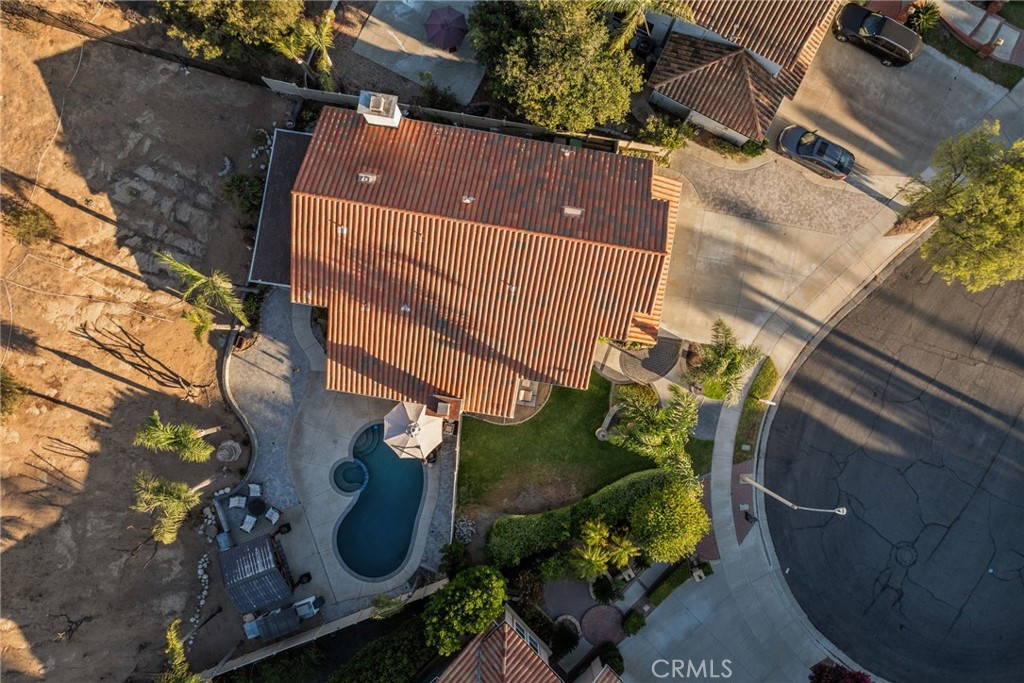 1111 La Salle Circle