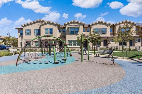 1192 Delpy View Pt Vista CA 92084