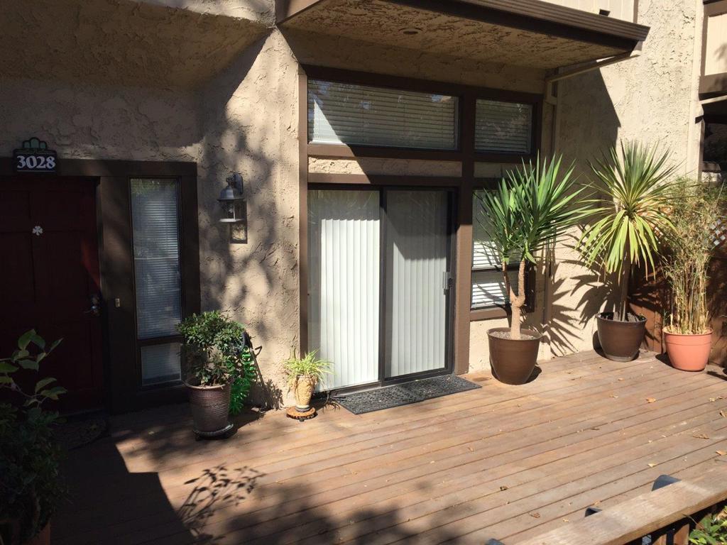 Aptos 2 bedroom 3 bathroom condo plus office and family room . Beautiful updated unit with hardwood floors, granite kitchen counters, fireplace, laundry room with washer/dryer and a 2 car garage for parking. Lots of light with high ceilings. Great location close to Cabrillo College.