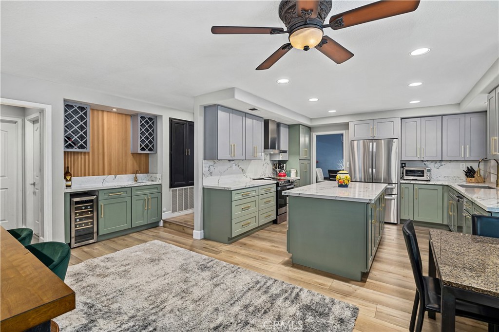 La Verne, California, 91750, United States, 5 Bedrooms Bedrooms, ,3 BathroomsBathrooms,Residential,Active,2051992