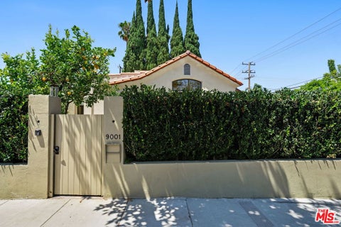 Photo of 9001 Rosewood Avenue, West Hollywood, CA 90048 (MLS # 26843085)