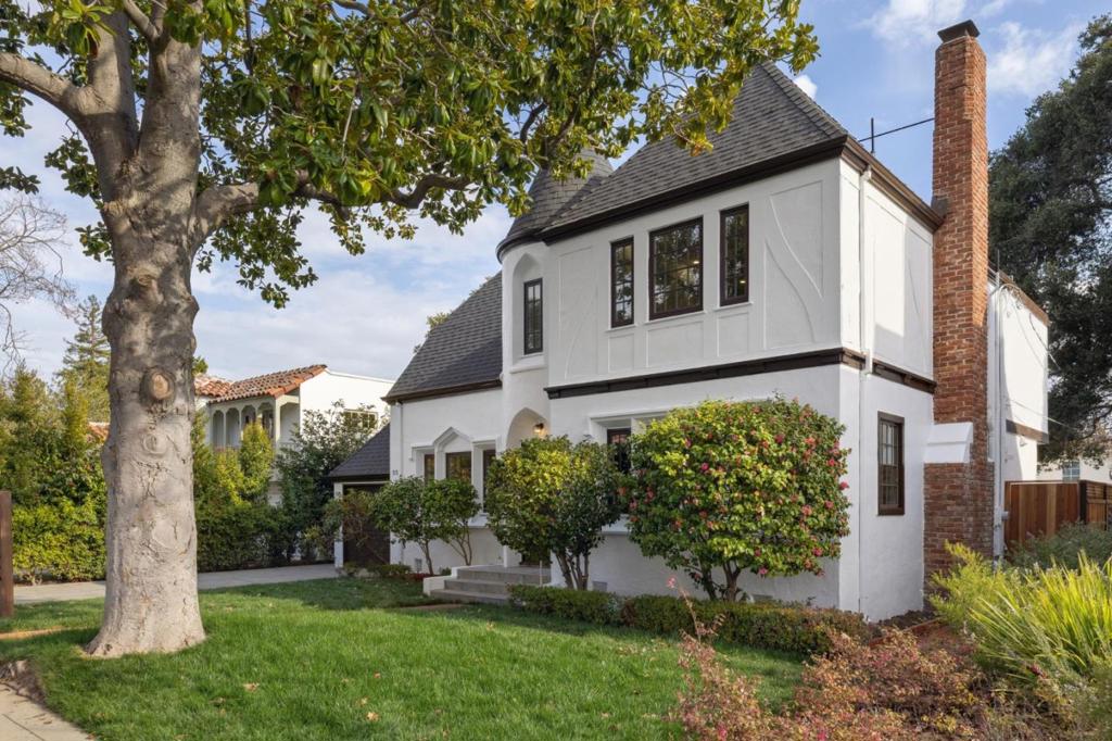 33 Seville Way