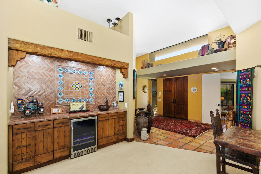 Los Estados - Residential Lease