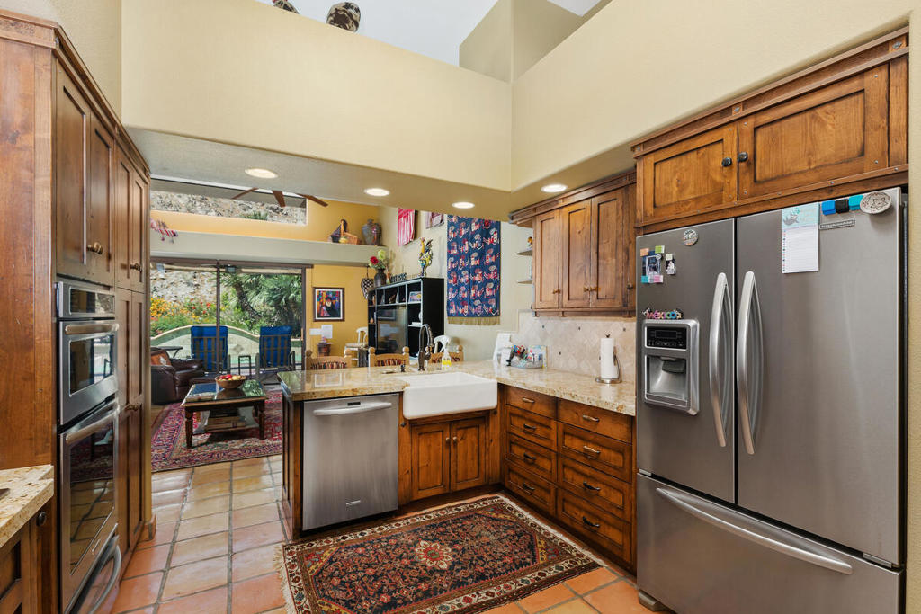 Los Estados - Residential Lease