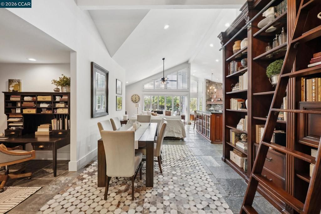 Photo of 2031 Scarlet Oak Pl Pl, Danville, CA 94506 (MLS # 41121107)