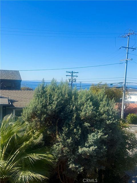 Photo of 31692 3rd Avenue, Laguna Beach, CA 92651 (MLS # LG26022994)