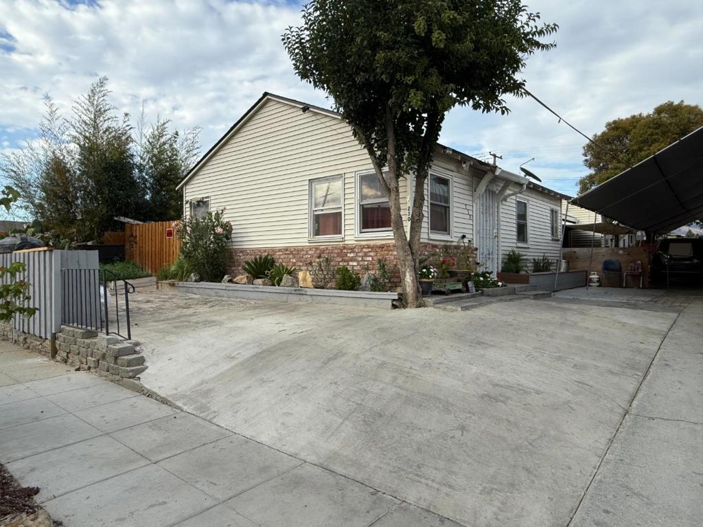 Excellent opportunity to own a duplex in the San Jose area for under nine hundred thousand! Each unit features 2 bedrooms and 1 bathroom. The property offers a spacious driveway and a large backyard, providing plenty of potential for expansion or outdoor enjoyment.The roof was recently replaced. Conveniently located near shopping centers and hospitals, with easy access to Highways 680 and 101.