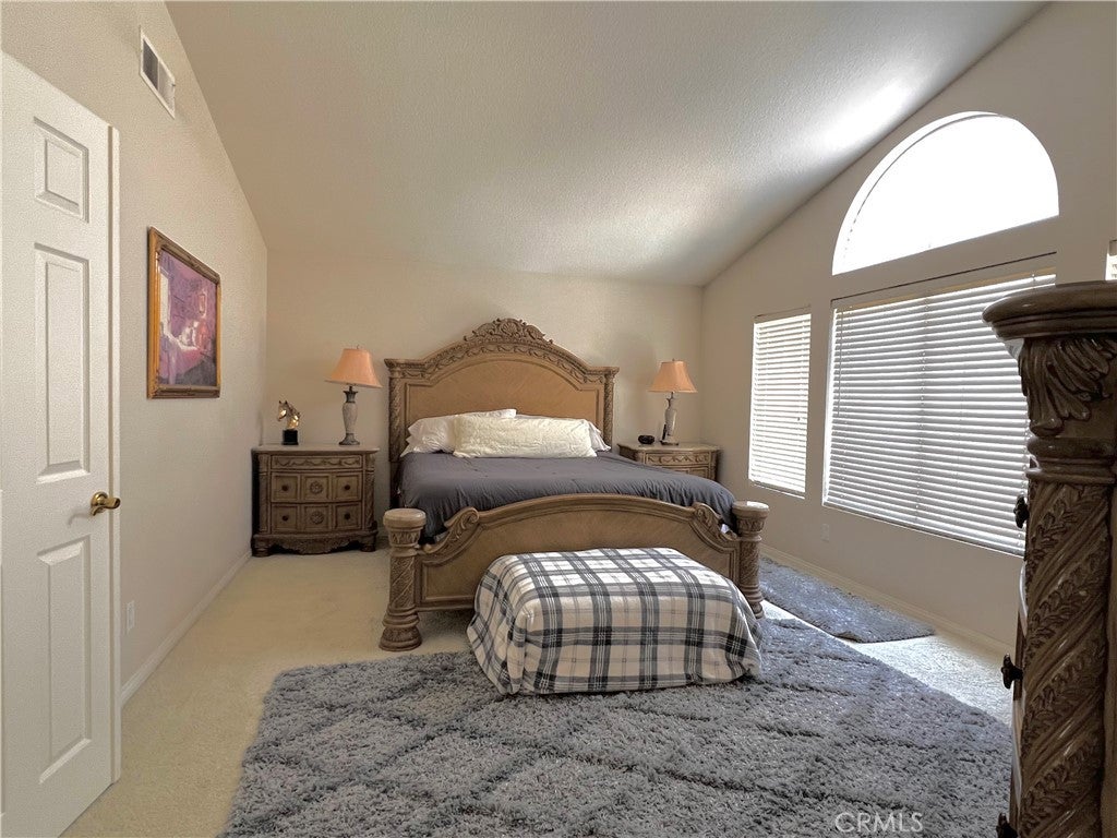 1040 La Salle