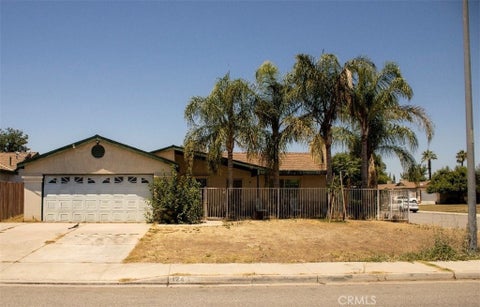 Photo of 124 Old Drovers Lane, Bakersfield, CA 93307 (MLS # HD26132873)