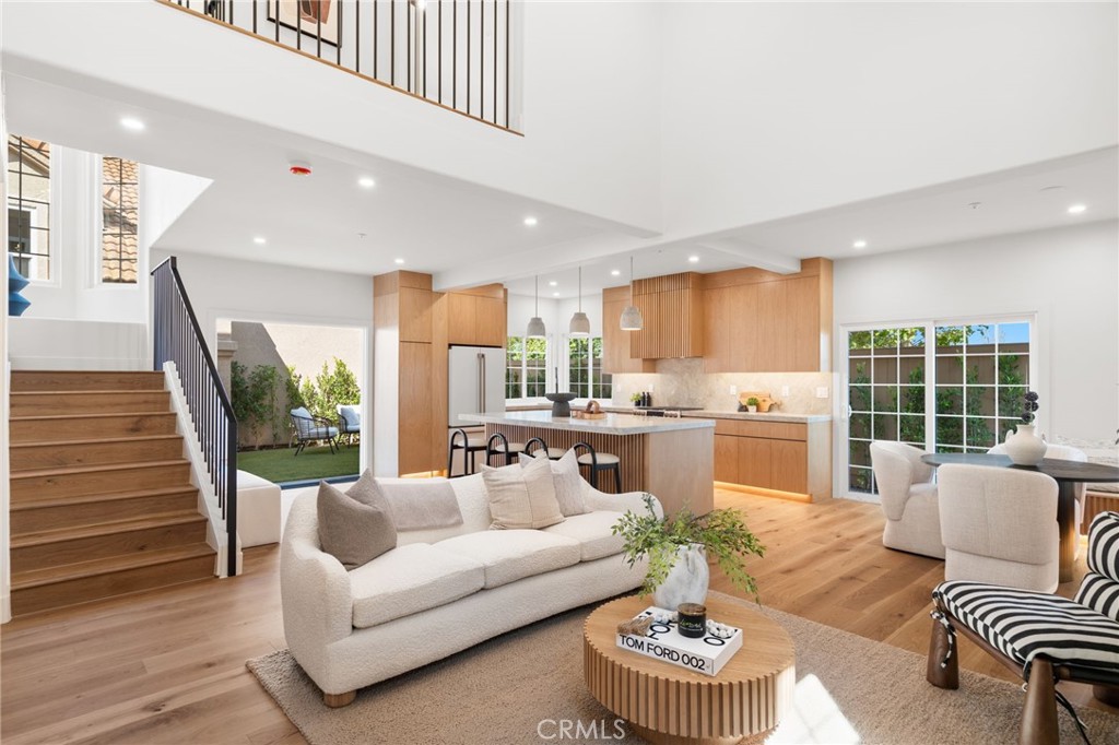 2116 Colina Vista Way