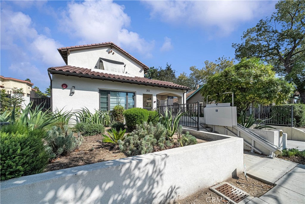 262 N Wilson Avenue 104