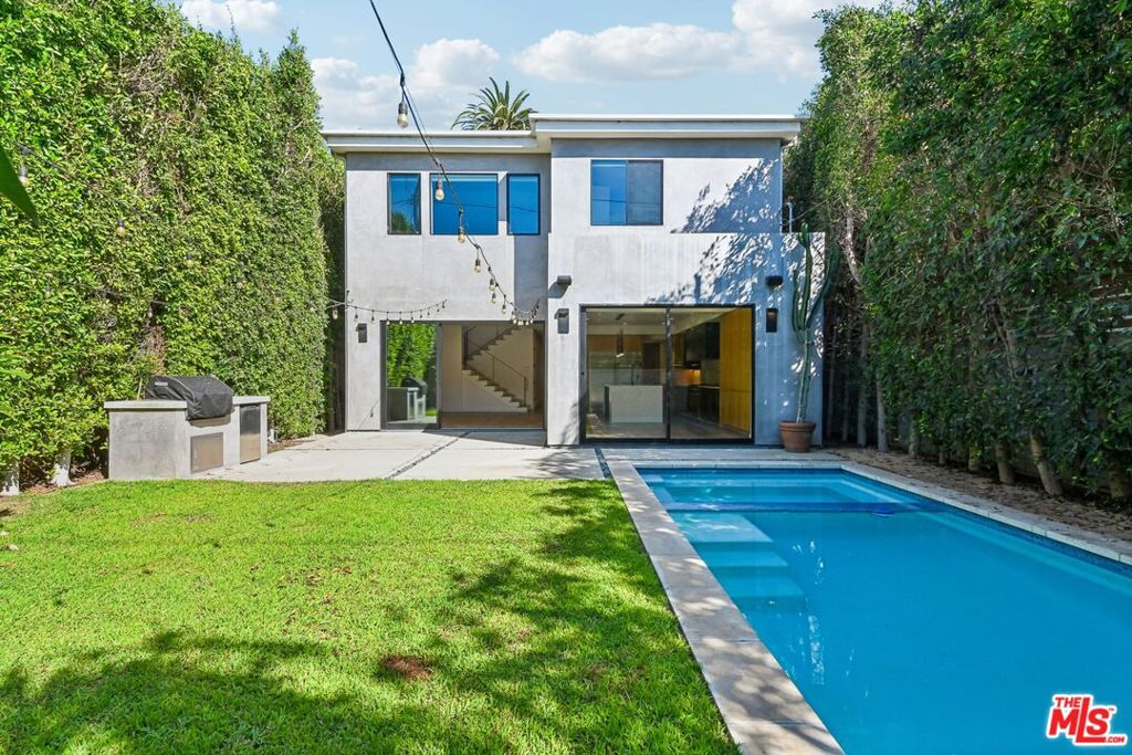 1037 Palms Boulevard