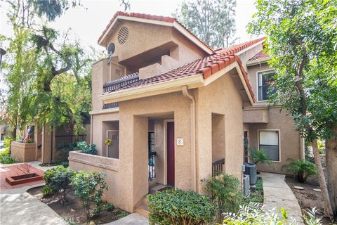 Photo of 2392 Archwood Ln, Simi Valley, CA 93063 (MLS # SR26032641)