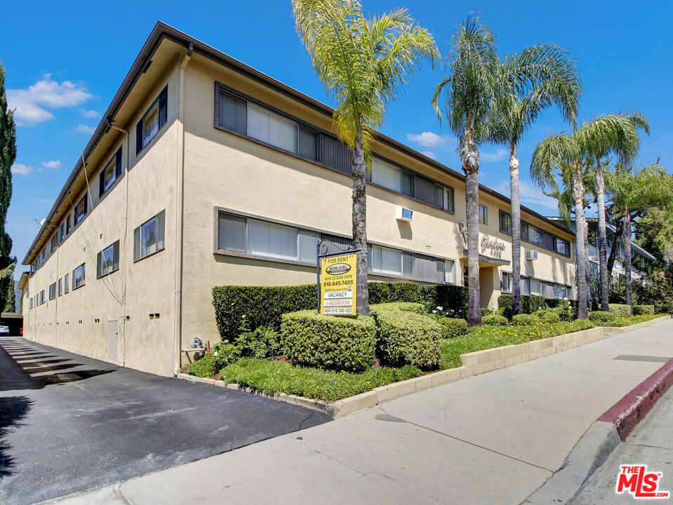 4439 Ocean View Boulevard