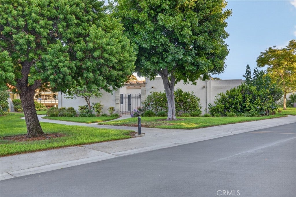 2262 Via Puerta D, Laguna Woods CA 92637