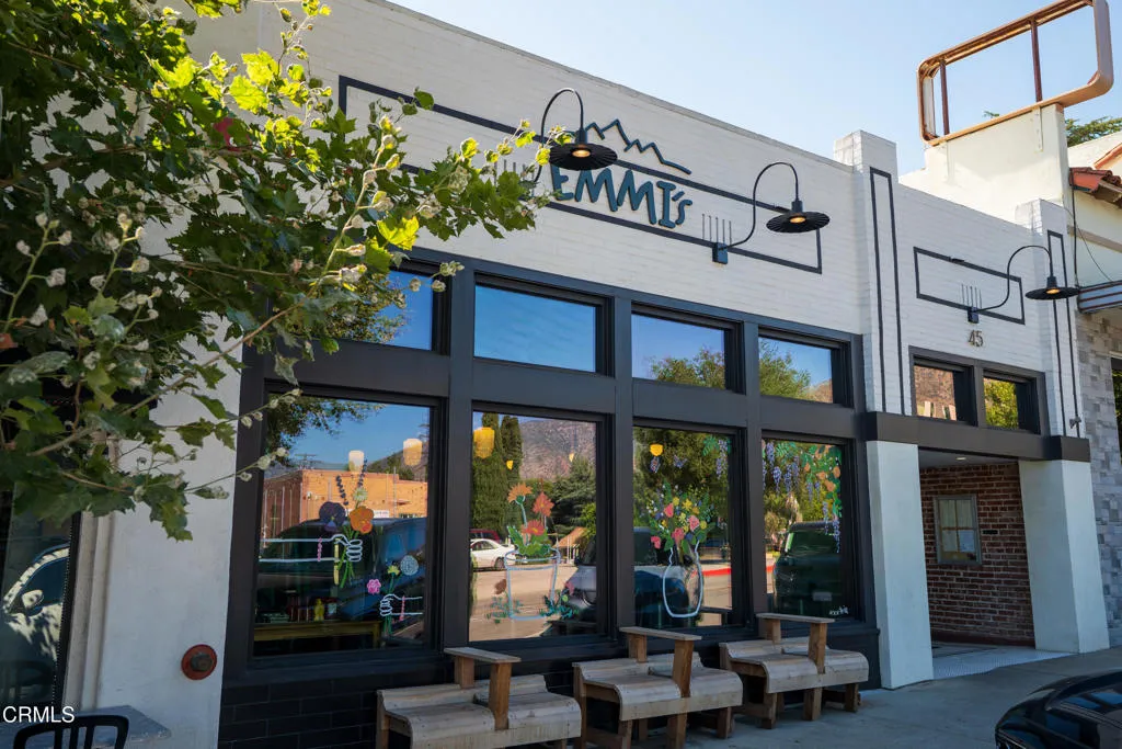 Sierra Madre, California 91024, United States, 3 Bedrooms Bedrooms, ,3 BathroomsBathrooms,Residential,Active,98305