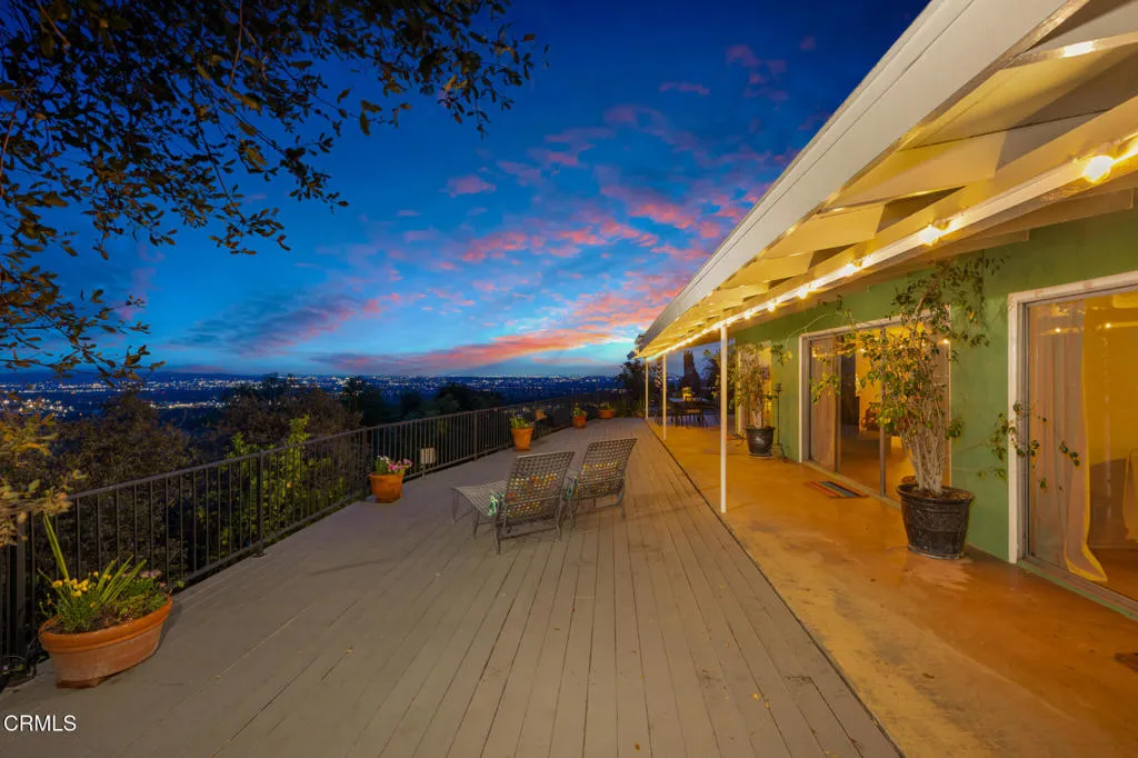 Sierra Madre, California 91024, United States, 3 Bedrooms Bedrooms, ,3 BathroomsBathrooms,Residential,Active,98305