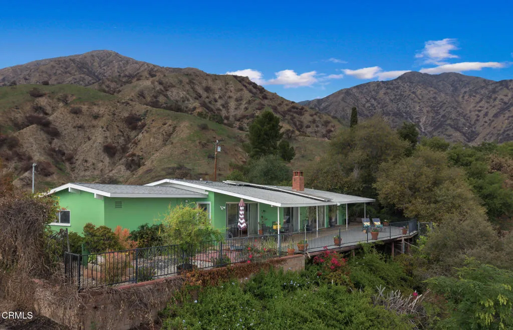 Sierra Madre, California 91024, United States, 3 Bedrooms Bedrooms, ,3 BathroomsBathrooms,Residential,Active,98305