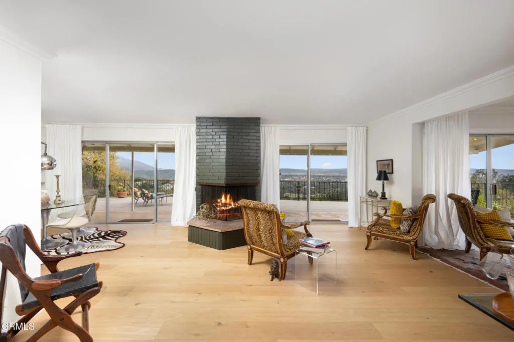 Sierra Madre, California 91024, United States, 3 Bedrooms Bedrooms, ,3 BathroomsBathrooms,Residential,Active,98305