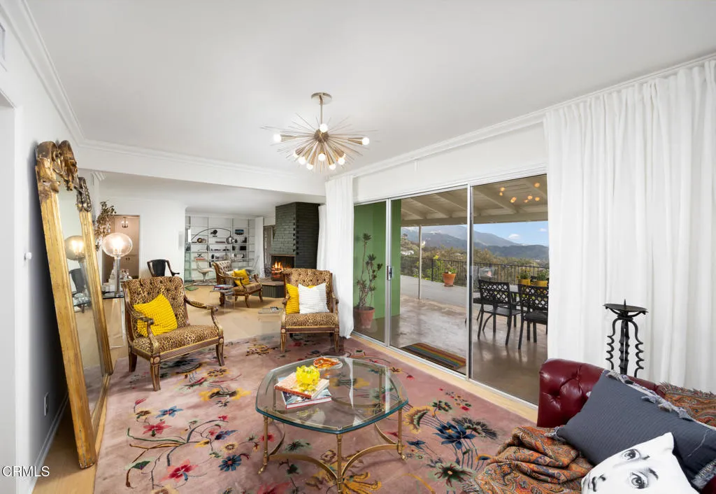 Sierra Madre, California 91024, United States, 3 Bedrooms Bedrooms, ,3 BathroomsBathrooms,Residential,Active,98305