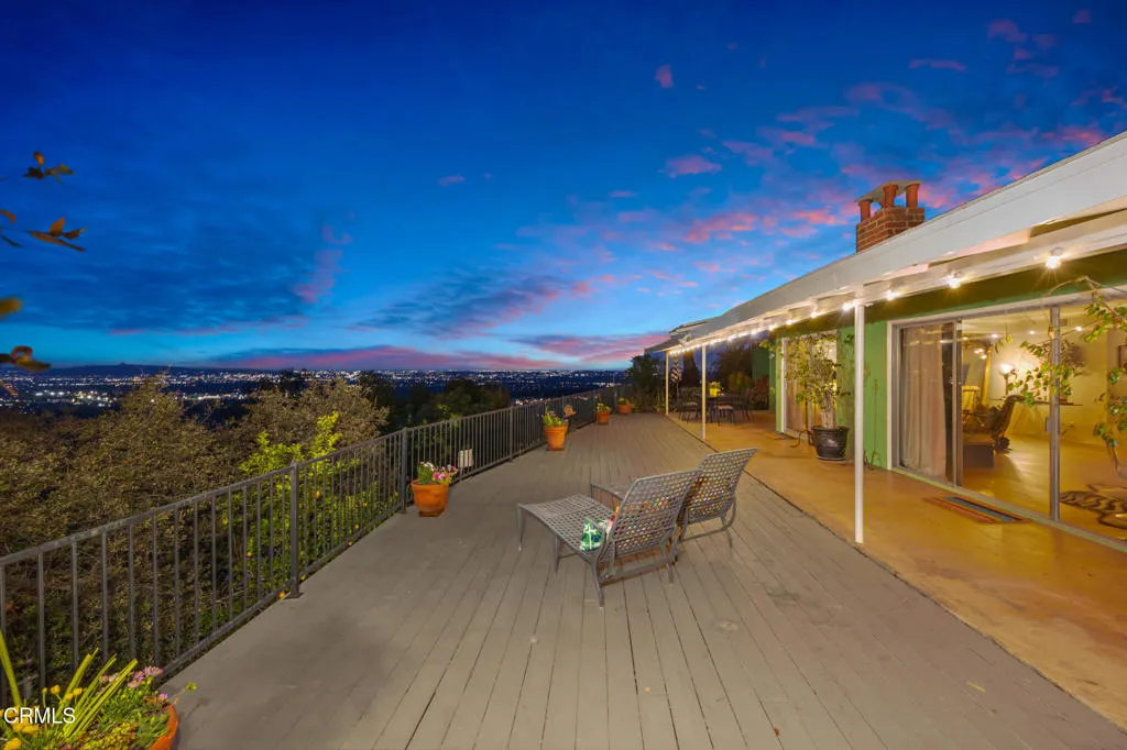 Sierra Madre, California 91024, United States, 3 Bedrooms Bedrooms, ,3 BathroomsBathrooms,Residential,Active,98305