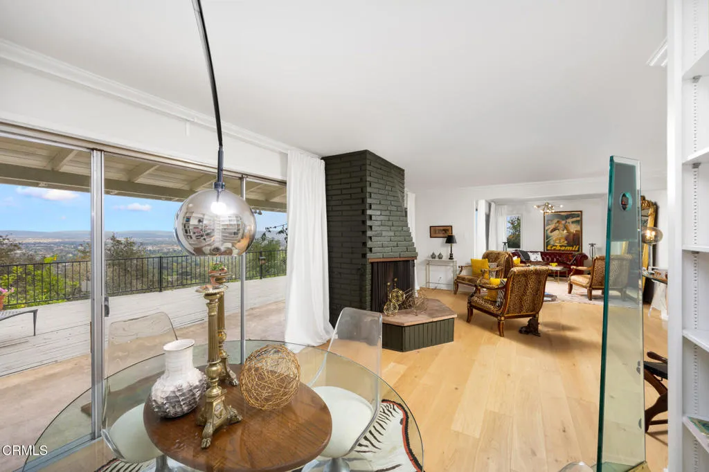 Sierra Madre, California 91024, United States, 3 Bedrooms Bedrooms, ,3 BathroomsBathrooms,Residential,Active,98305