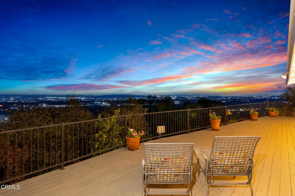 Sierra Madre, California 91024, United States, 3 Bedrooms Bedrooms, ,3 BathroomsBathrooms,Residential,Active,98305