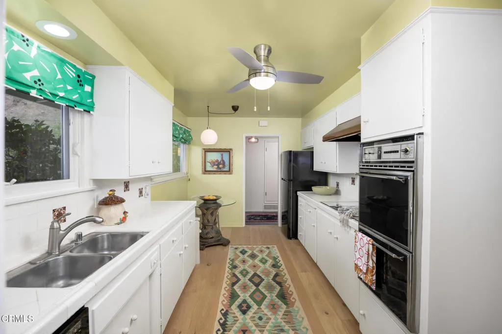 Sierra Madre, California 91024, United States, 3 Bedrooms Bedrooms, ,3 BathroomsBathrooms,Residential,Active,98305