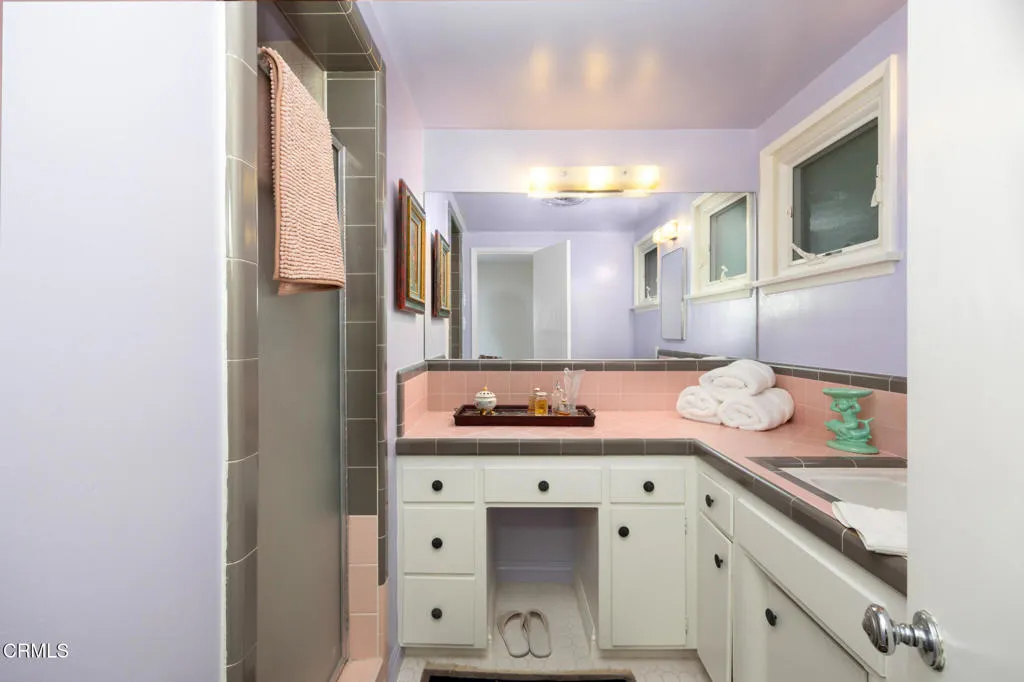 Sierra Madre, California 91024, United States, 3 Bedrooms Bedrooms, ,3 BathroomsBathrooms,Residential,Active,98305