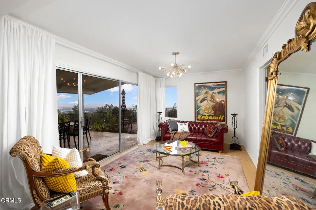 Sierra Madre, California 91024, United States, 3 Bedrooms Bedrooms, ,3 BathroomsBathrooms,Residential,Active,98305