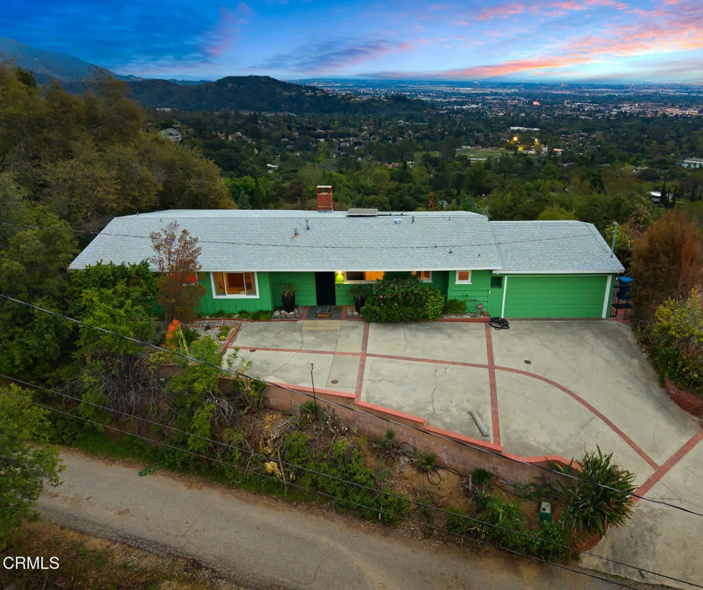 Sierra Madre, California 91024, United States, 3 Bedrooms Bedrooms, ,3 BathroomsBathrooms,Residential,Active,98305