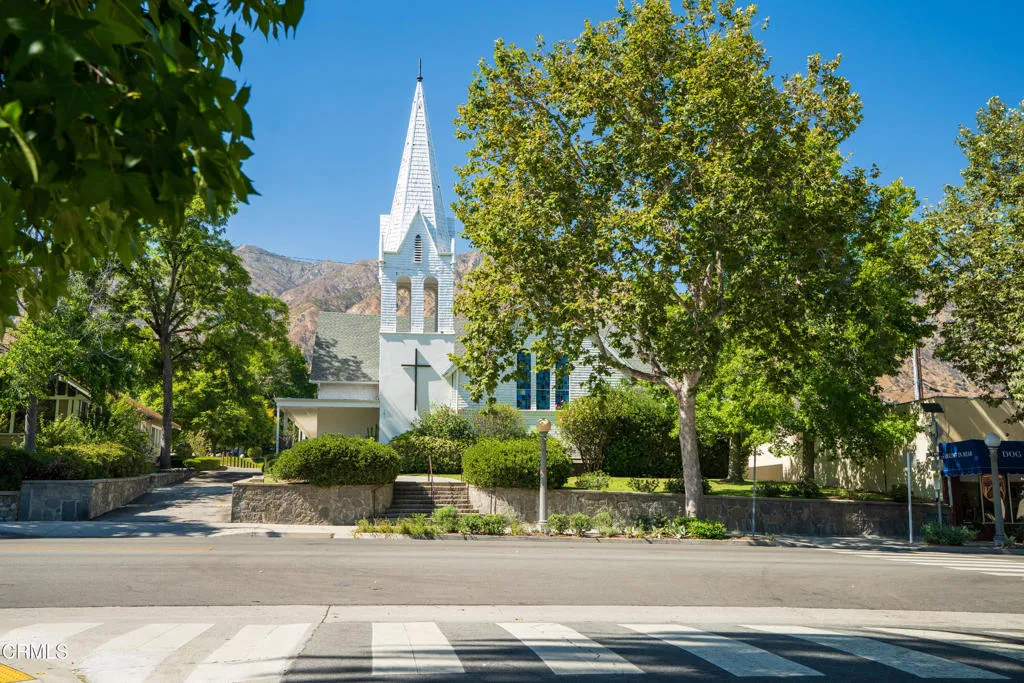 Sierra Madre, California 91024, United States, 3 Bedrooms Bedrooms, ,3 BathroomsBathrooms,Residential,Active,98305