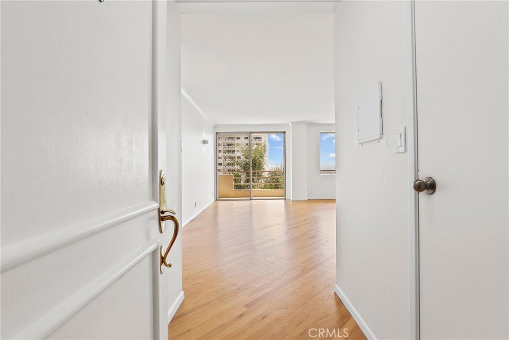 Photo of 1131 Alta Loma Road #527, West Hollywood, CA 90069 (MLS # SB25250870)