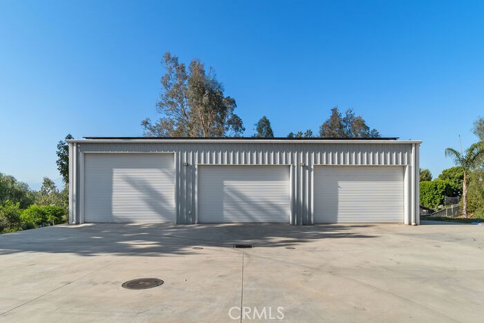 17289 Mariposa Avenue