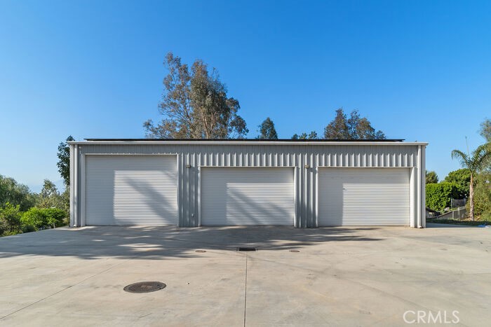 17289 Mariposa Avenue