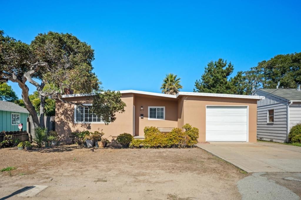 Photo of 977 Trinity Avenue, Seaside, CA 93955 (MLS # ML82025590)