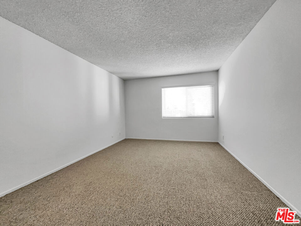 4712 Park Granada 183