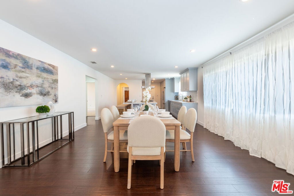 1110 Queen Anne Place