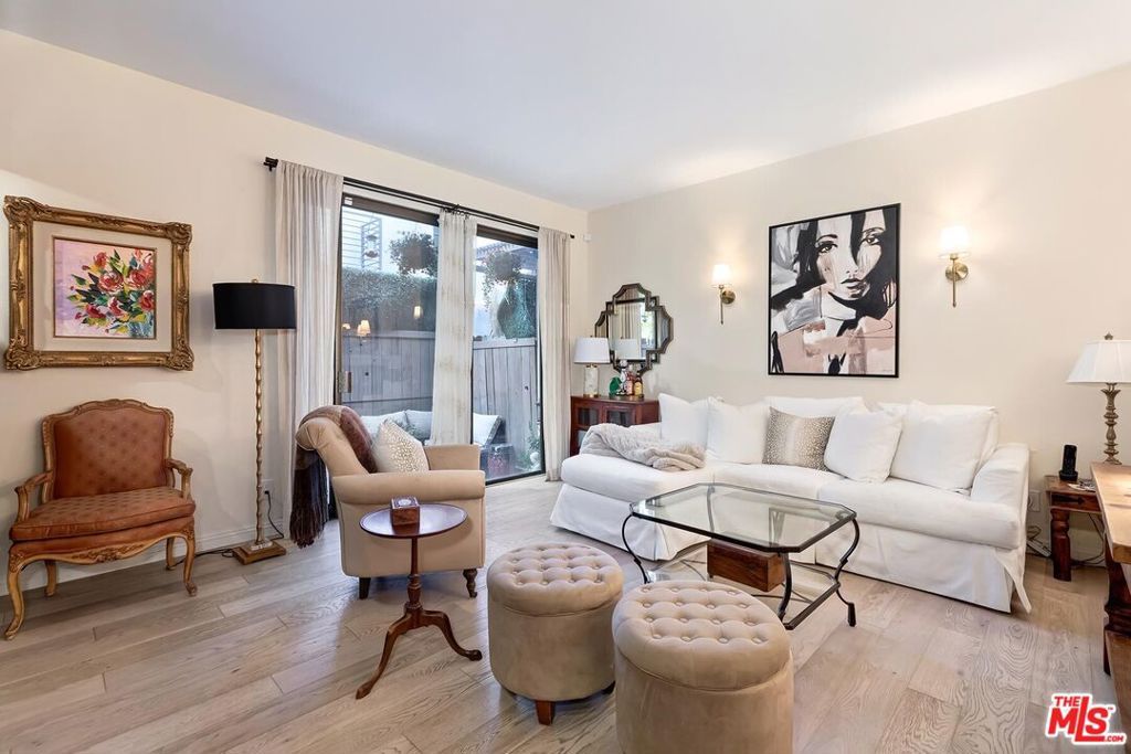 Photo of 853 Larrabee Street #7, West Hollywood, CA 90069 (MLS # 26652575)