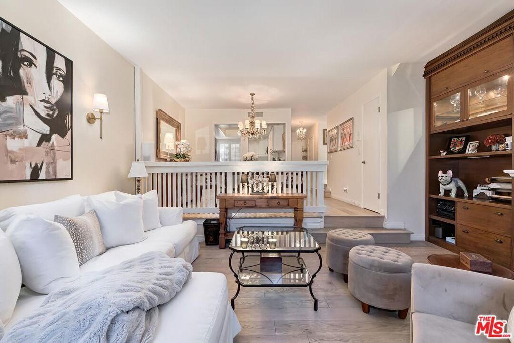 Photo of 853 Larrabee Street #7, West Hollywood, CA 90069 (MLS # 26652575)