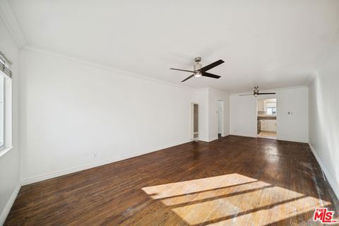 Photo of 3652 Carmona Avenue #6, Los Angeles, CA 90016 (MLS # 25630331)