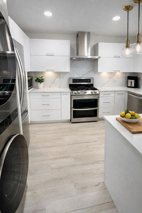 930 California 105 Santa Monica CA 90403