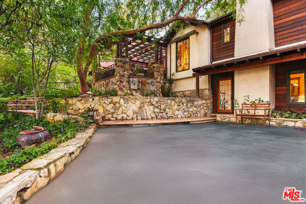 Properties 4 5045 Oakdale Avenue