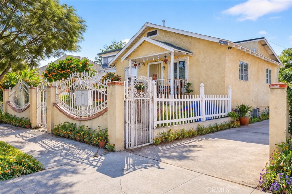 Photo 1 of 17 — 750 E 48th, Los Angeles, CA 90011