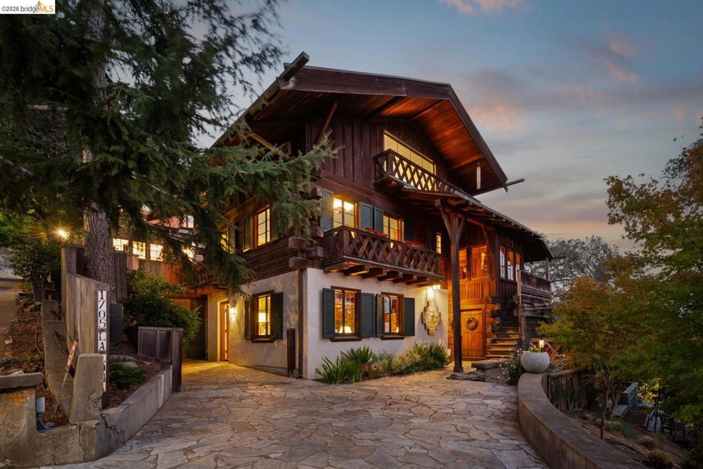 1705 La Loma Ave