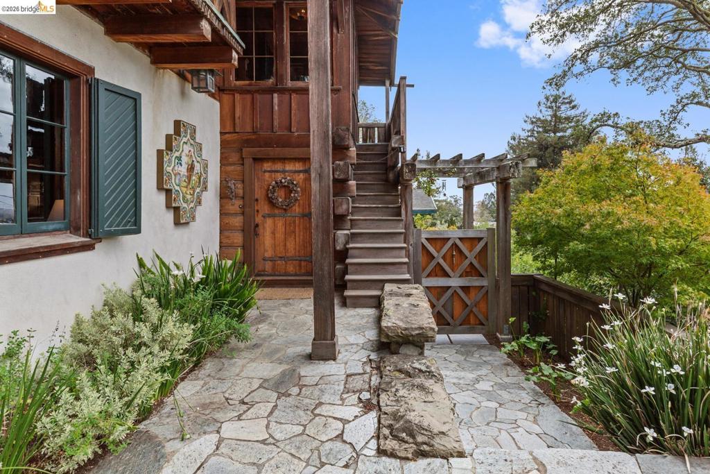 1705 La Loma Ave