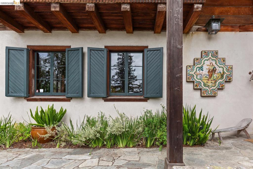 1705 La Loma Ave