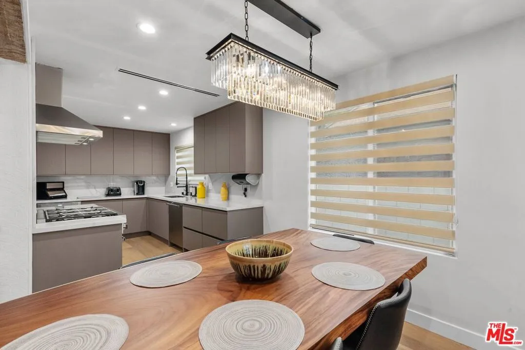 Studio City, California 91604, United States, 3 Bedrooms Bedrooms, ,3 BathroomsBathrooms,Residential,Active,136791