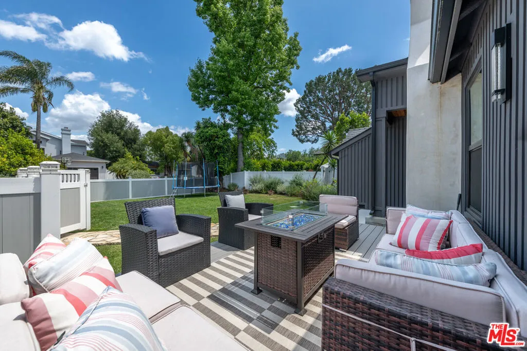 Studio City, California 91604, United States, 3 Bedrooms Bedrooms, ,3 BathroomsBathrooms,Residential,Active,136791