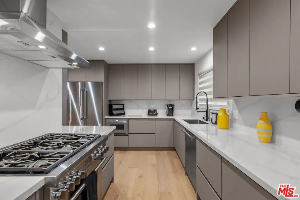 Studio City, California 91604, United States, 3 Bedrooms Bedrooms, ,3 BathroomsBathrooms,Residential,Active,136791